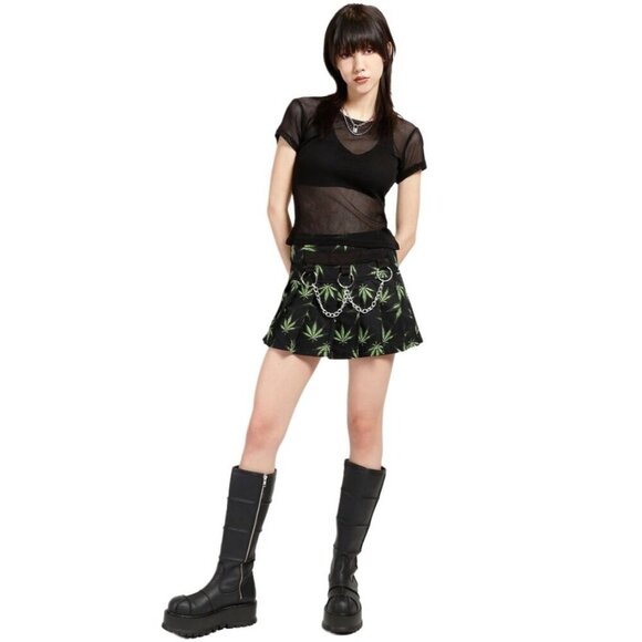 Tripp NYC ✦ Green Leaf Print Pleated Mini Skirt ✦ Chains Zip Back 100% Cotton L - Picture 2 of 6